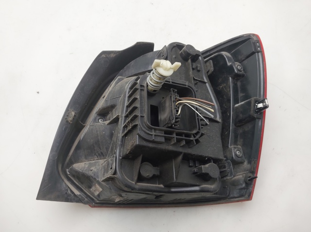 VAG 6R0945095N Piloto trasero izquierdo  en stock Salamanca
