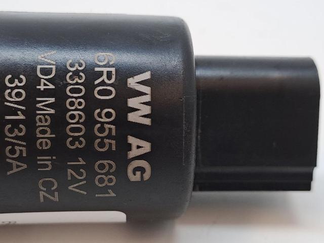 6R0955681 Bomba-motor de lavafaros comprar Girona