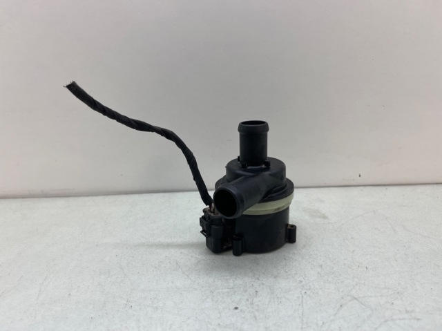 VAG 6R0965561A Bomba de agua eléctrica auxiliar  comprar en Ponferrada