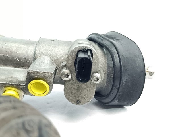 6R1423055D Bomba de dirección asistida  comprar en Reus