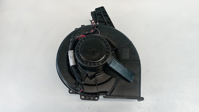 6R1819015 VAG Motor del ventilador del calefactor  disponible Ourense