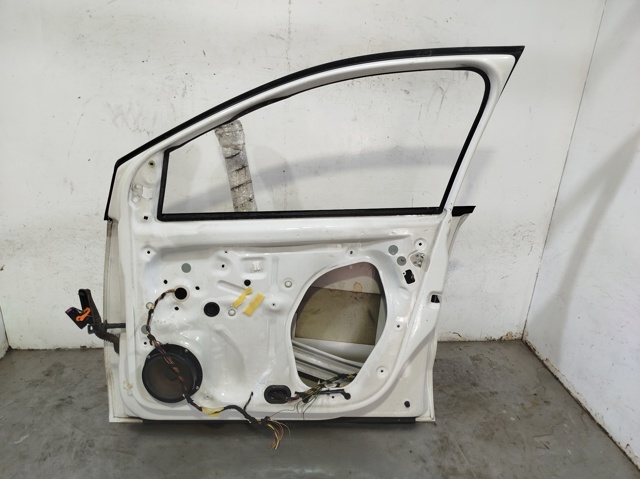 VAG 6R4831056J Puerta delantera derecha comprar Pamplona