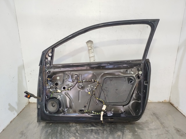 VAG 6R4831056J Puerta delantera derecha  en stock Valencia