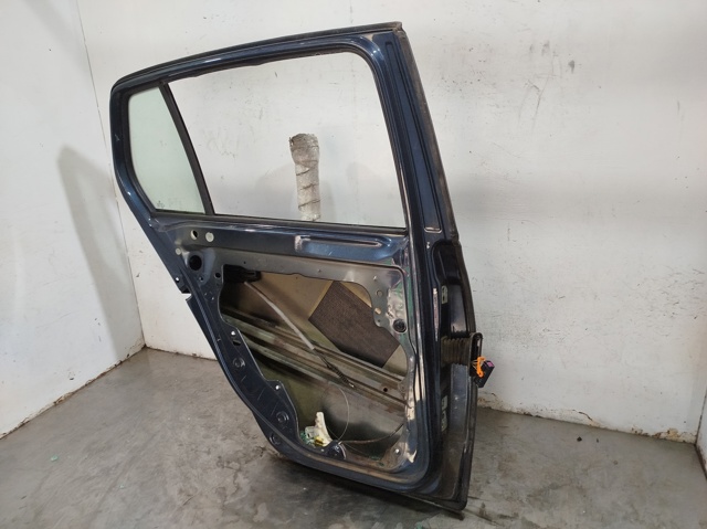 VAG 6R4833055J Puerta trasera izquierda  disponible España