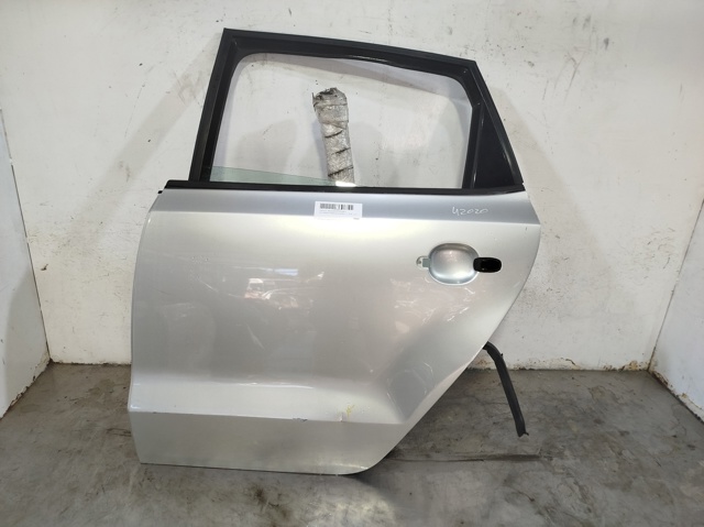 VAG 6R4833055J Puerta trasera izquierda  comprar en Ponferrada