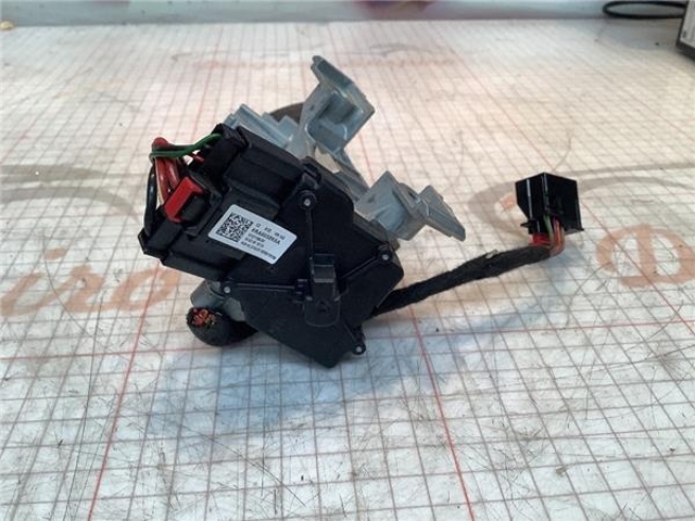 6RA905865A Interruptor de encendido / arranque  disponible Utrera