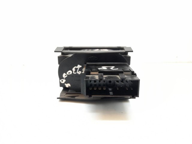 6S6T13A024EA Interruptor de luces en el tablero  comprar en Reus
