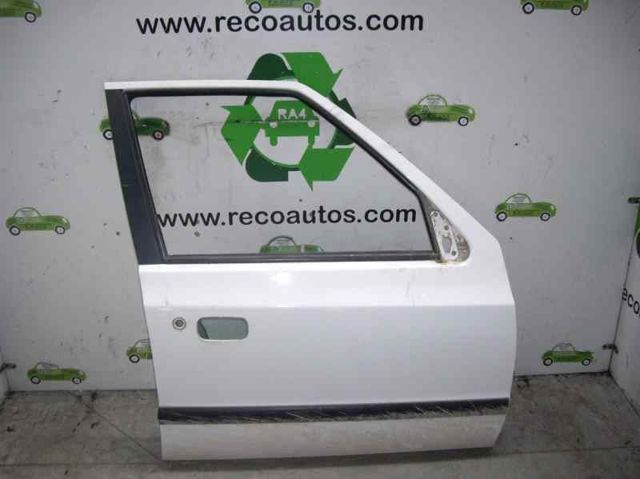 Puerta de coche, delantera, derecha 6U0831052A VAG/Skoda