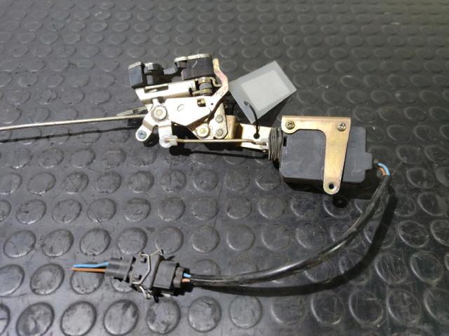 6U0837014 VAG Cerradura de la puerta trasera derecha comprar Bilbao