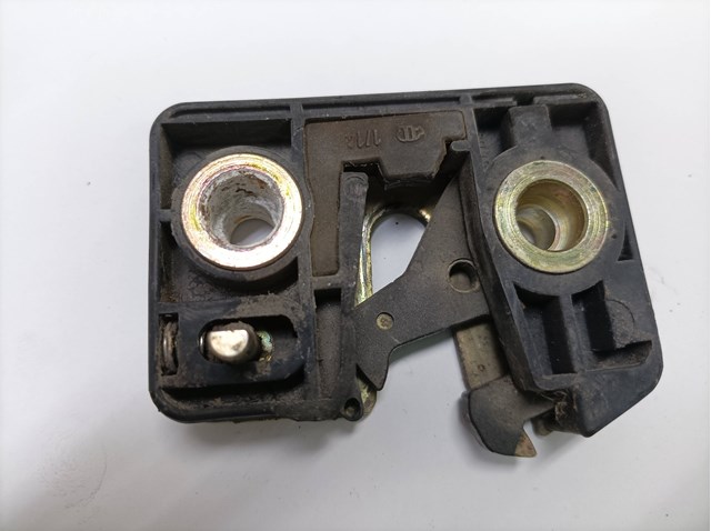 VAG 6U0837014 Cerradura de la puerta trasera derecha  en stock Terrassa