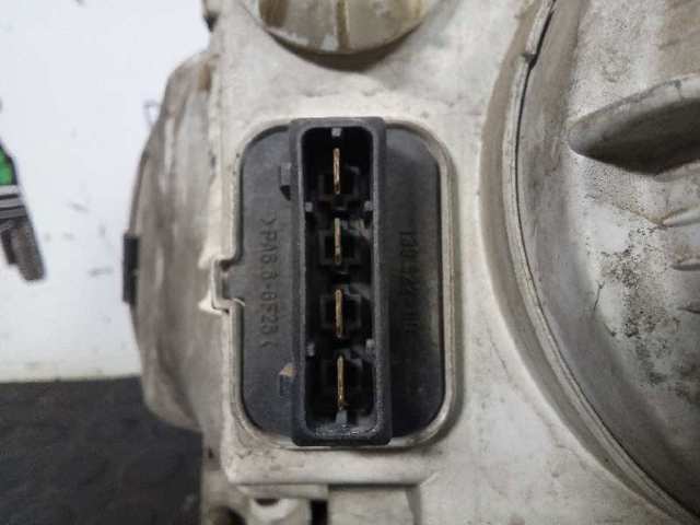 Precio del repuesto Faro delantero derecho Felicia I hatchback