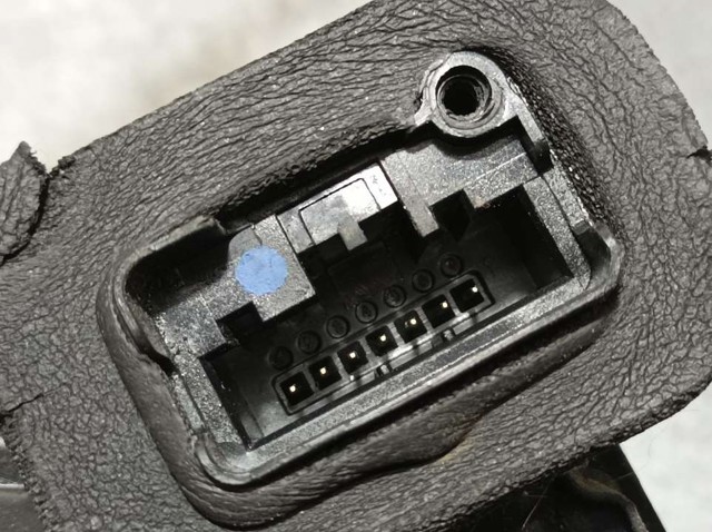 6V1837016A VAG Cerradura de puerta delantera derecha comprar Alcalá