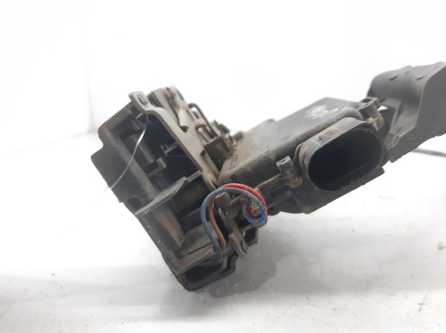 6X1837014C VAG Cerradura de puerta delantera derecha  en stock Córdoba