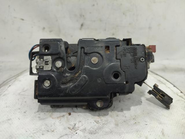 6Y0839016 Cerradura de la puerta trasera derecha  en stock Sabadell