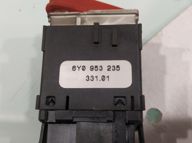 6Y0953235 Boton de luz de emergencía  en stock Sabadell