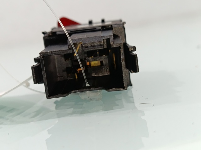 6Y0953235 Boton de luz de emergencía  en stock Sabadell