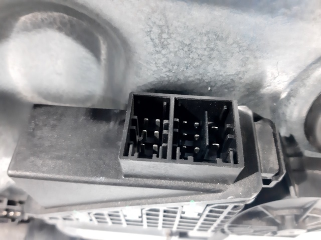 6Y2959801 Motor del elevalunas de la puerta delantera derecha  comprar en Zaragoza