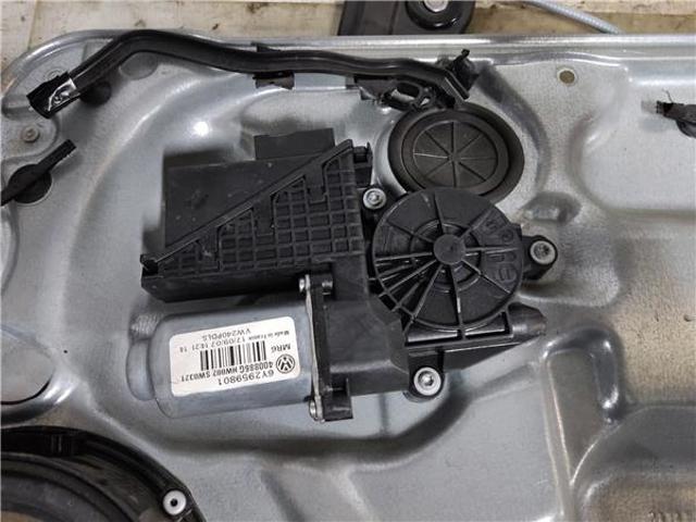 6Y2959801 Motor del elevalunas de la puerta delantera derecha  en stock Granada