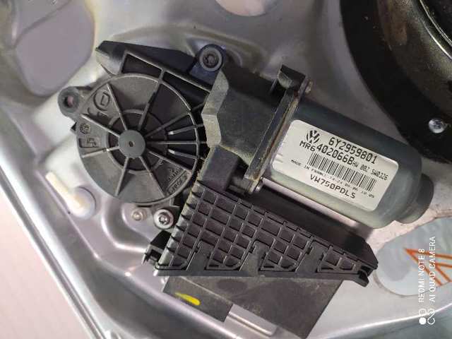 VAG 6Y2959801 Motor del elevalunas de la puerta delantera derecha comprar Tarragona