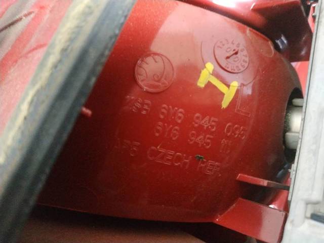 6Y6945095 Piloto trasero izquierdo  en stock Sabadell
