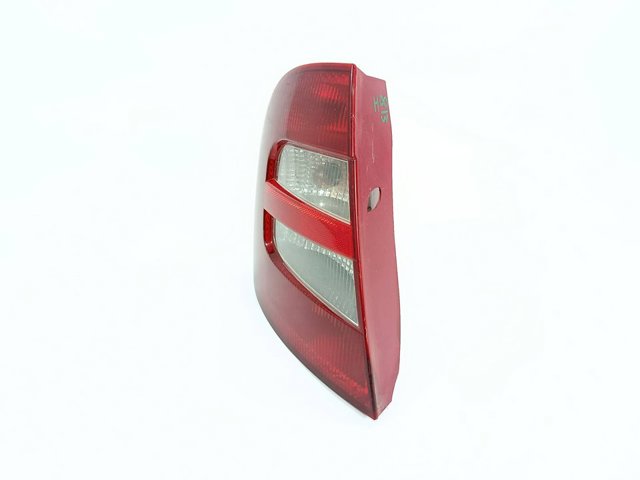 6Y6945095B Piloto trasero izquierdo  en stock Sabadell