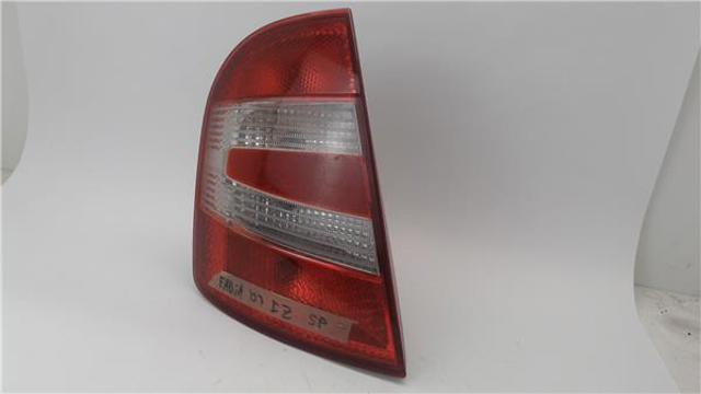 6Y6945111C Piloto trasero izquierdo comprar Girona