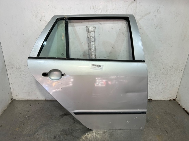 Puerta trasera derecha 6Y9833056 VAG/Skoda