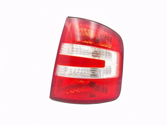 6Y9945112D Piloto trasero derecho  en stock Sabadell