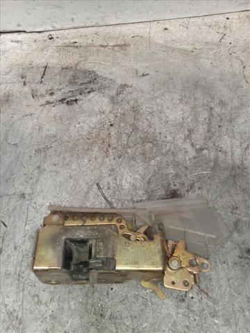 701837016E Cerradura de puerta delantera derecha  disponible Utrera
