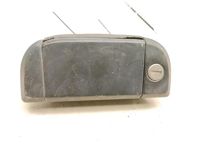 Manija exterior izquierda de puerta delantera 701837205 VAG
