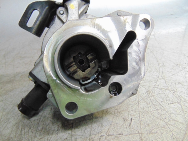 705641000 RENAULT Bomba de vacío  en stock Gandía