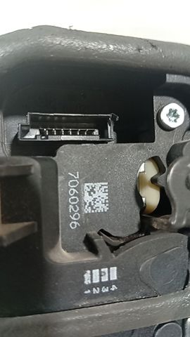 7060296 BMW Cerradura de la puerta trasera derecha  en stock Gandía