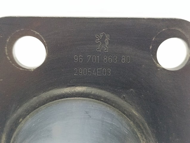 PEUGEOT 7104LE Refuerzo parachoque delantero  en stock Terrassa