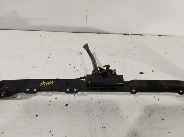 PEUGEOT 7106E9 Soporte superior del radiador (panel de montaje de faros)  disponible Valladolid