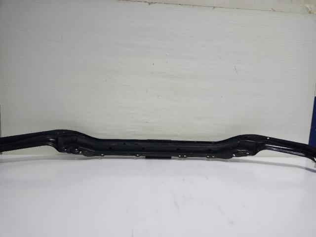 7106E9 Soporte de radiador superior  en stock Sabadell