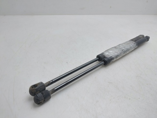 7115009000 SSANG YONG Amortiguador de capó  en stock Huelva