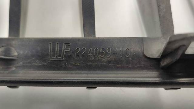 BMW 7120007 Parrilla izquierda del radiador  comprar en Ponferrada