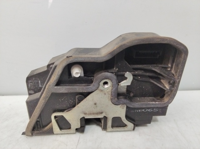 7167065 BMW Cerradura de puerta delantera izquierda  disponible Alicante