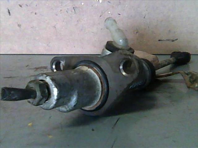 Bomba auxiliar de embrague 71739541 FIAT