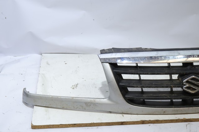 Comprar Parrilla del radiador Suzuki Grand Vitara  FT, HT a bajo precio