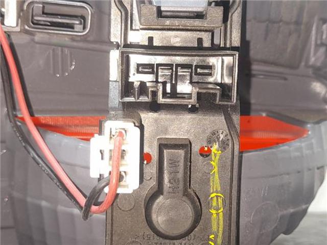 7217314 Piloto trasero interior derecho  disponible Utrera
