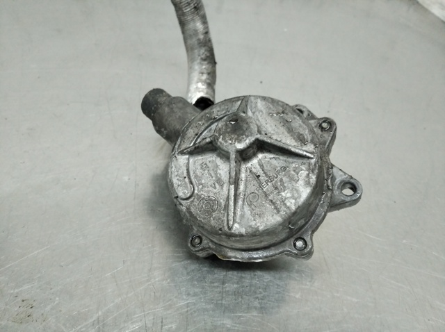 Bomba de vacío Volkswagen Passat 3B3