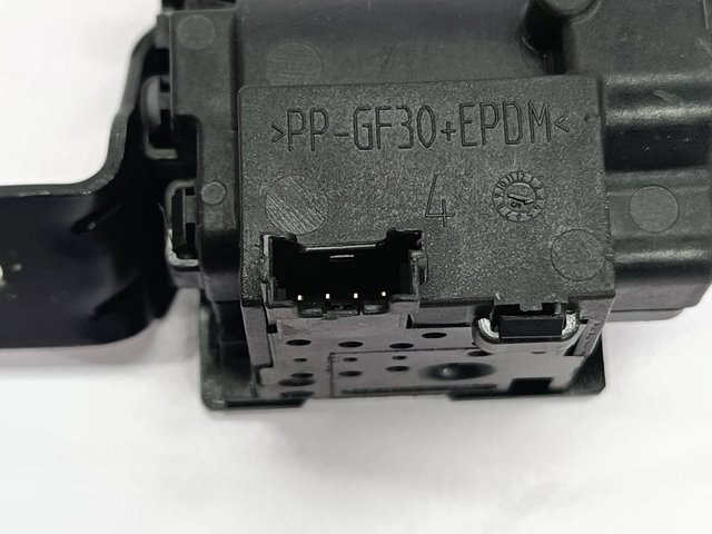 7337576 BMW
