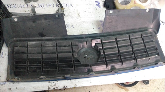 735395576 Parrilla del radiador  comprar en Zaragoza