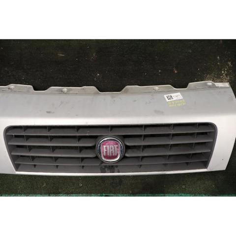 735443598 Parrilla del radiador  disponible Utrera