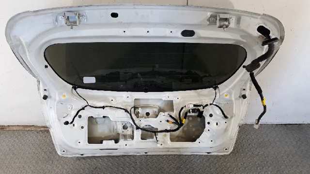 737001W220 HYUNDAI Puerta trasera comprar Madrid