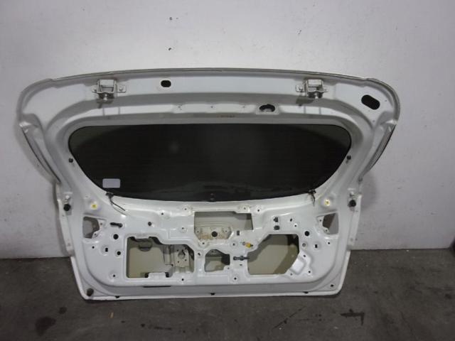 737001W220 Puerta trasera del maletero (portón trasero)  comprar en Reus