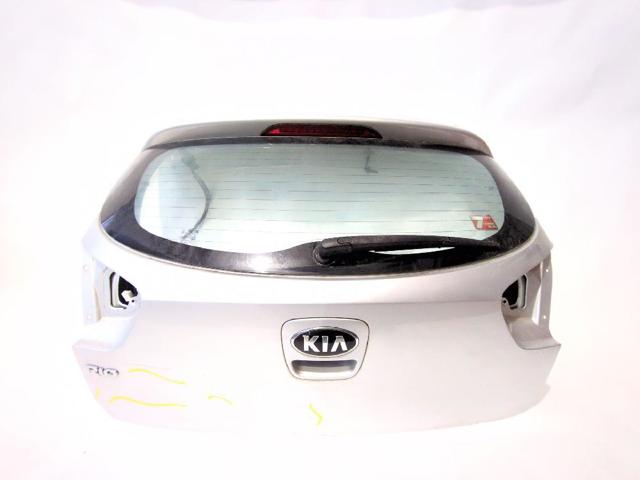 737001W220 HYUNDAI Puerta trasera  en stock Huelva
