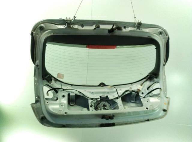 73700A2000 HYUNDAI Puerta trasera  en stock Gandía