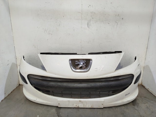 Paragolpes Peugeot 207 hatchback desguace